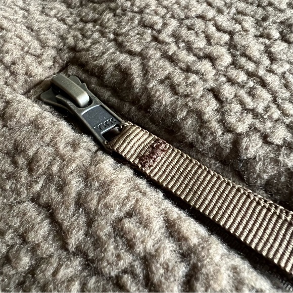 Filson Sherpa Vest - Picture 6 of 12